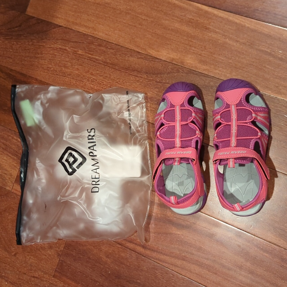 Dream pairs. New pink purple sandals
